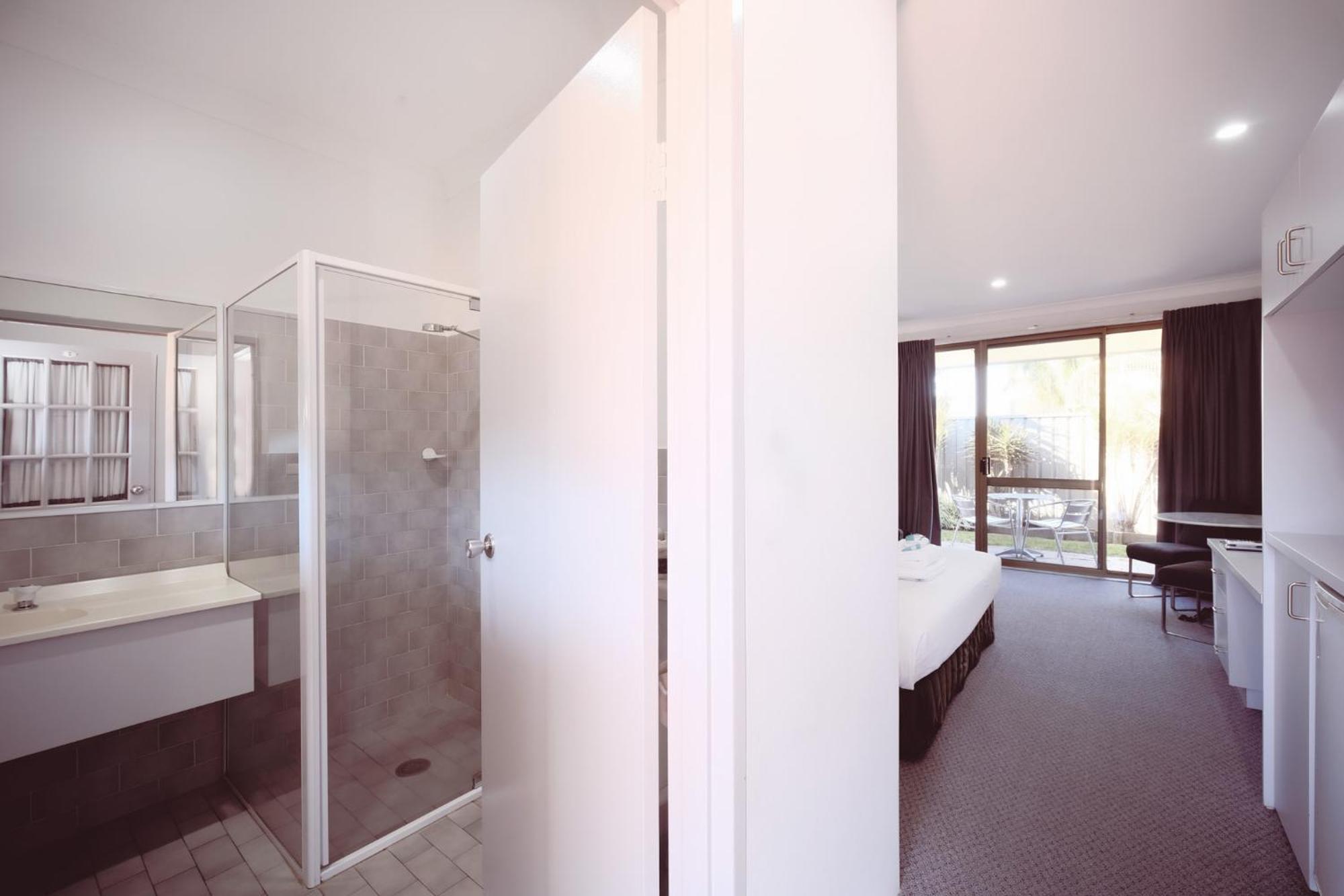 アイアランド パームズ モーター イン フォースター 部屋 写真